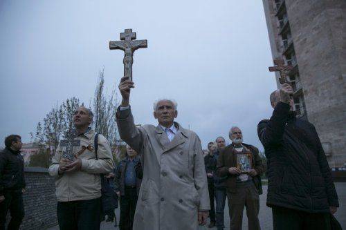 Национализм Путина, фашизм Киева и военная мощь США против Донбасса