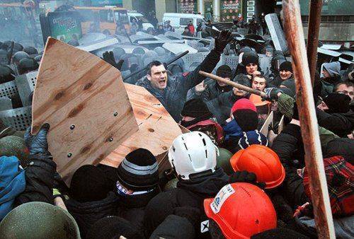 За кресло Лени-Космоса