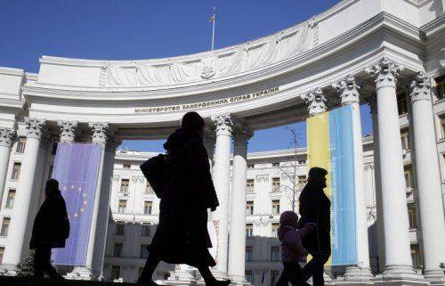 МИД Украины: РФ следует отмежеваться от митингующих на юго-востоке республики