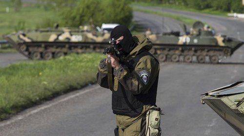 "Силовики в Славянске расстреляли жилой дом"