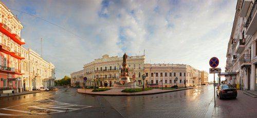 В Одессе горят блокпосты, отделения Приватбанка и машины активистов Евромайдана