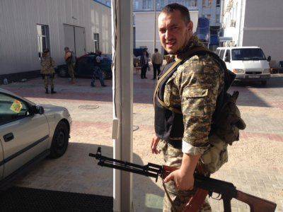 Наши герои: автор «Спутника и Погрома» уехал воевать в Новороссию
