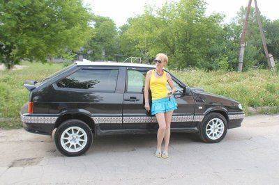 В Симферополе «патриотка Украины» на машине-вышиванке объявила войну водителям с российскими номерами