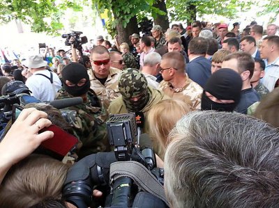 Блокбастер «Посмотреть в глаза Порошенко»