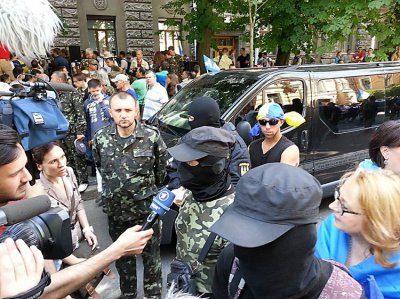 Блокбастер «Посмотреть в глаза Порошенко»