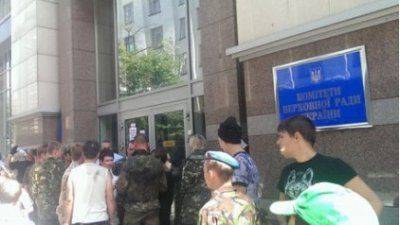 В центре Киева прогремели 4 взрыва, есть пострадавшие