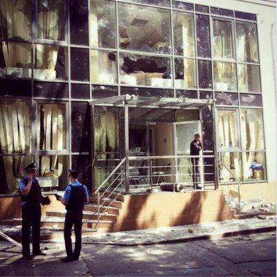 На редакцию газеты “Вести” в Киеве напали люди в балаклавах