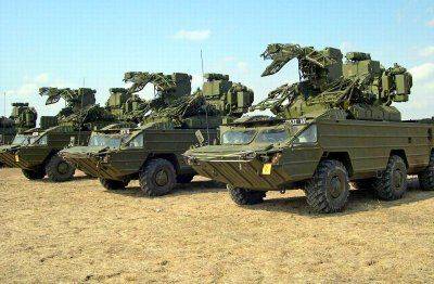 Украинские войска стягивают боевую технику к границе с Крымом