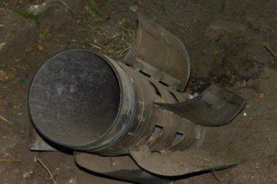 В ЛИСИЧАНСКЕ ОБНАРУЖЕНЫ НЕСКОЛЬКО РАКЕТ СИСТЕМЫ "СМЕРЧ", КОТОРЫМИ УКРАИНСКАЯ АРМИЯ ОБСТРЕЛИВАЕТ ГОРОД