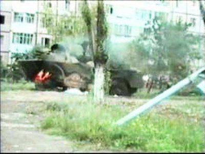 У Амвросиевки на радиоуправляемом фугасе подорвана БРДМ-2 хунты