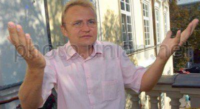 Неизвестные выстрелили по дому львовского мэра из гранатомета