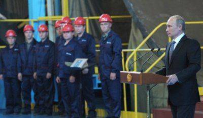 Владимир Путин недоволен тем, что строители подлодок празднуют их закладку