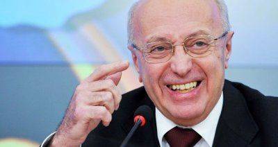 На кого работает старик Ервандыч?