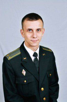 Он обещал водрузить черно-красный флаг над Кремлем!