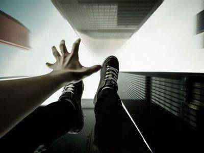 Летящие в пропасть: Как олигарх Порошенко за несколько месяцев довёл экономику Украины до кризиса