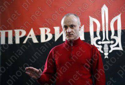 Помощник Яроша требует снести православные храмы в Днепропетровске