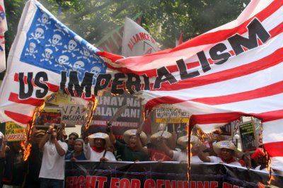 Пол Крейг Робертс: "Экономика США зависит от мародерства и грабежа"