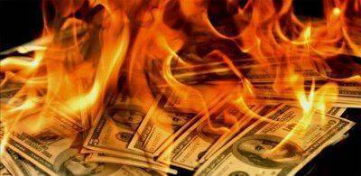 На грани крупнейшего кризиса: мировую валютную систему ждёт крах.