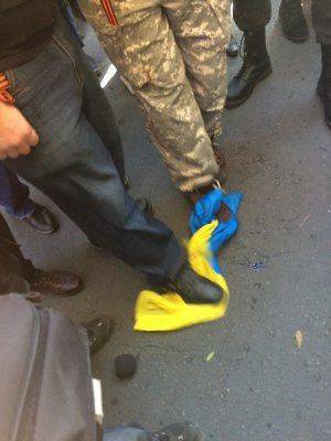 Украинские войска массово отходят, а местные жители срывают флаги, — ополченцы