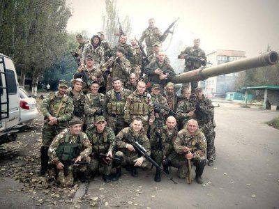 Сводка: в Енакиево идет ожесточенный бой между украинской армией и Нацгвардией