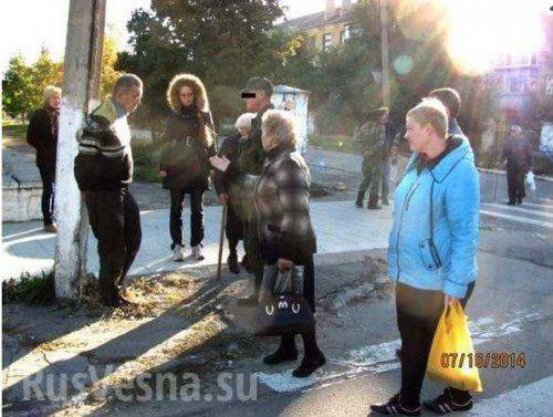 В Зугрэсе поймали карателя и привязали к «позорному столбу» (фото+видео)