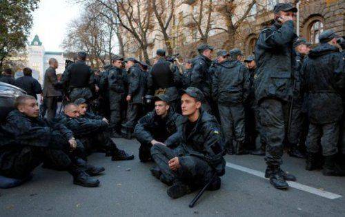 Комбат "Азова": За пикетом нацгвардейцев может стоять ФСБ