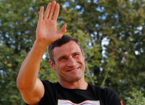 В блогах мерзнущим киевлянам предлагают позвонить Кличко на пляж в Израиль