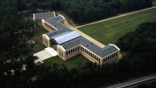 SWIFT не присоединится к санкциям против России, несмотря на давление