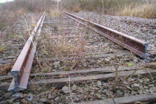 Украинские вояки воруют не только гуманитарную помощь, но и шпалы и линии электропередач 