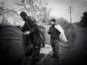 «Айдар» ищет счастье в мусорниках