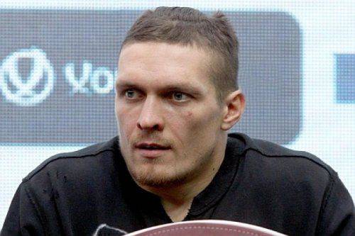 Украинский чемпион Усик демонстративно отказался переезжать в Киев из «оккупированного Крыма»  