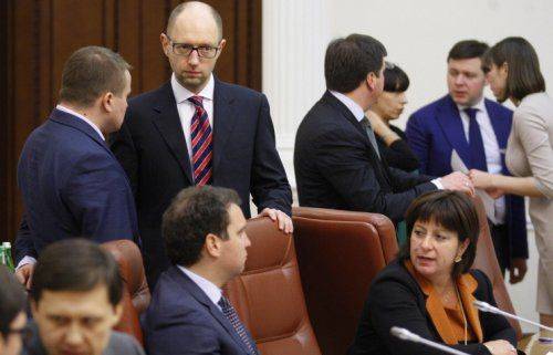 СМИ: Украине в ближайшие недели потребуется $15 млрд во избежание финансового краха