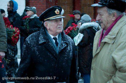 "Культ Сталина" - это культ знаний и труда. В Москве в очередной раз возложат "Две гвоздики для товарища Сталина" -