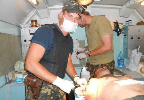 Письма фронтового хирурга: "Поначалу тела погибших товарищей заворачивали в мои выпачканные халаты"