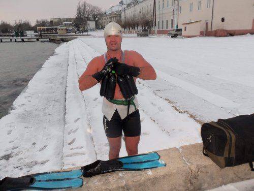 Днепропетровский пловец-экстремал совершит форсирование Керченского пролива в годовщину Дня Победы и освобождения Крыма от фашистских захватчиков