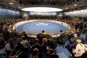 НАТО отказалась принять Украину до решения территориальных вопросов