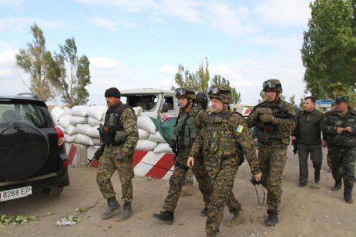 Целых 6 часов под руководством Турчинова героический полк «Азов» штурмовал 4 пустых села на нейтральной полосе под Мариуполем