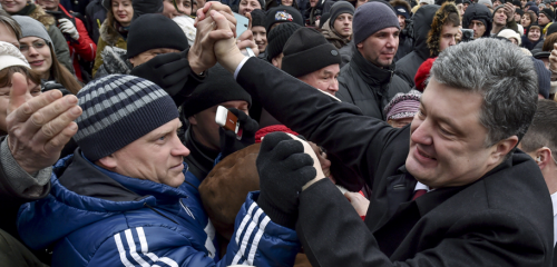 Сколько Порошенко удержится у власти