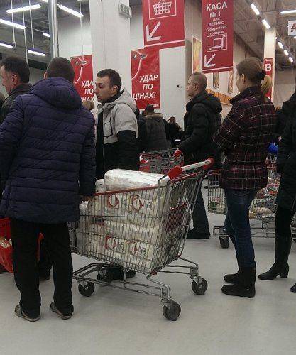 В Европу – с чистой совестью! Украинцы скупают туалетную бумагу  
