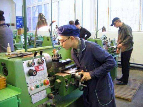 Современное среднее профессиональное образование - развитие России 