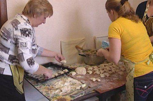 В Харькове появился «вареничный батальон». Ждем пирожковую роту и блинную дивизию 