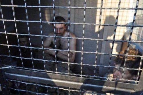 В плену говорят все