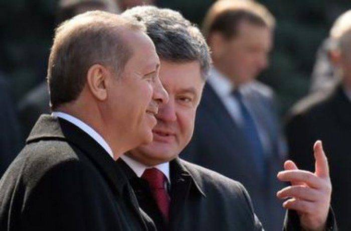 Порошенко советует: Турции лучше отказаться от "Турецкого потока»  