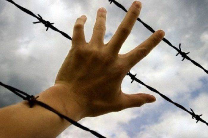 Около 3000 работников пенитенциарной службы из Донбасса отказались служить Порошенко  