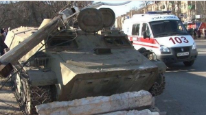 Бронемашина ВСУ наехала на пешеходов в Донбассе, погиб ребёнок