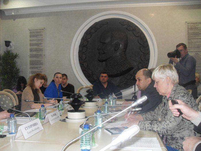 На Украине все привыкли к арестам, пыткам и преследованиям. В Общественной Палате РФ обсуждали правовой беспредел хунты  е