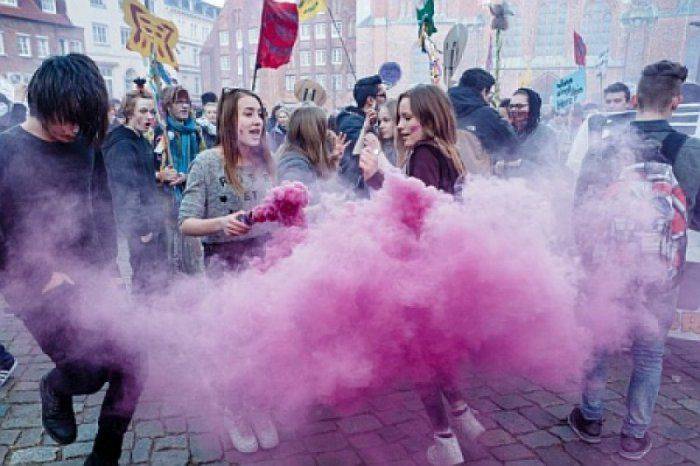 Протесты в Любеке: Немцы требуют возвращения России в «Большую восьмерку»  