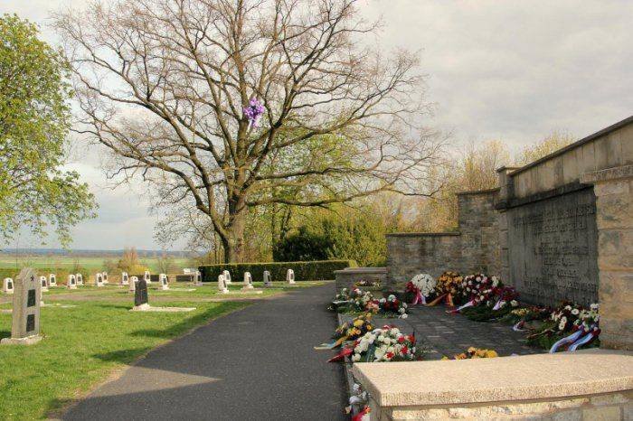 Европейские ценности против украинской дикости. Фоторепортаж из Зеелов