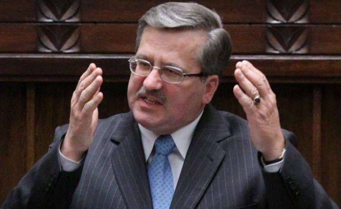 Может быть, зря сложили головы наши отцы и деды спасая шляхтичей от истребления?