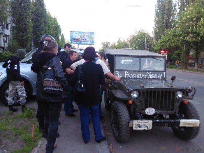 «Автомайдановцы» напали на водителя раритетного «Виллиса»